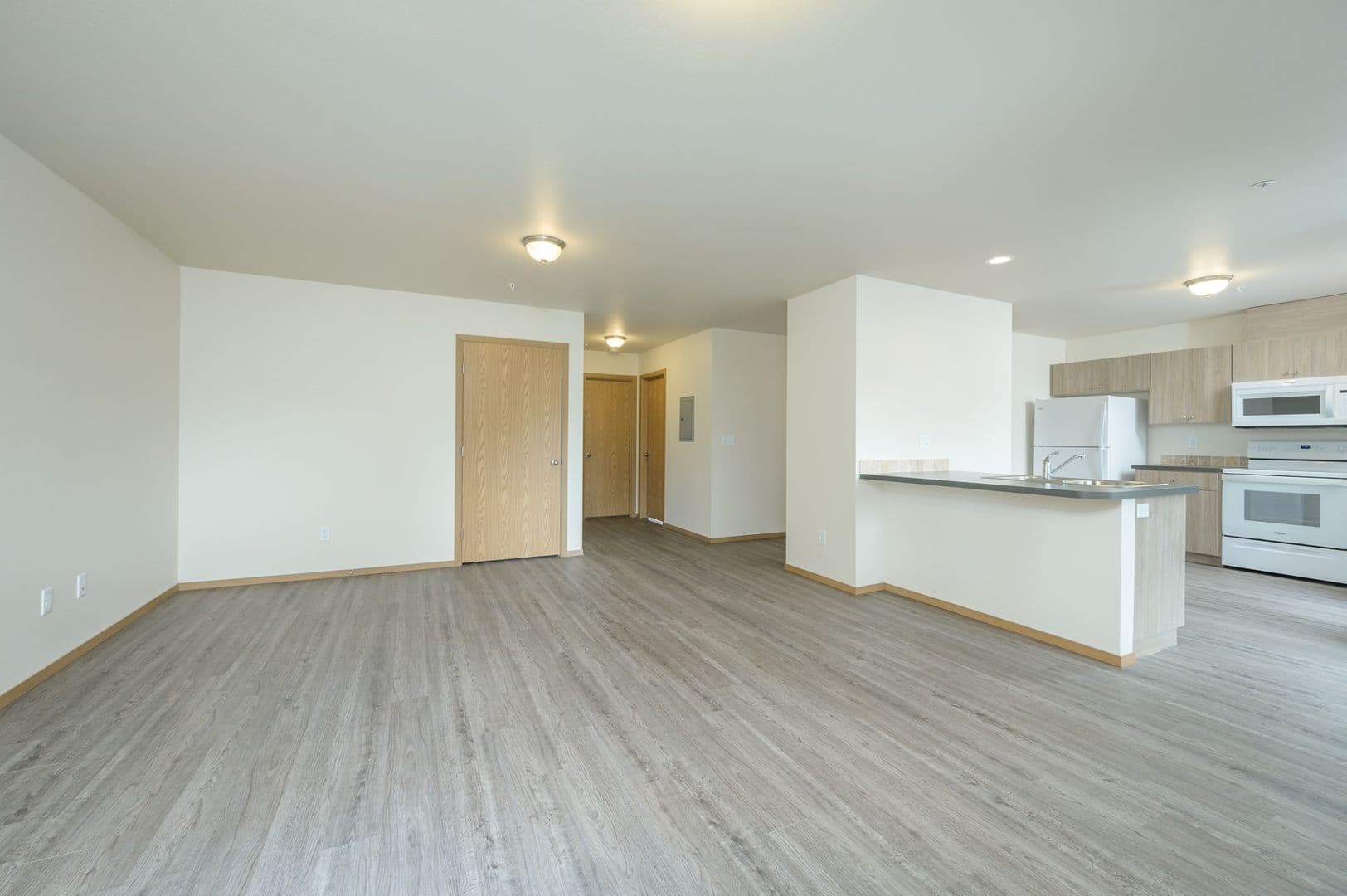 McMinnville Apartment: 1025 NE 1st St.