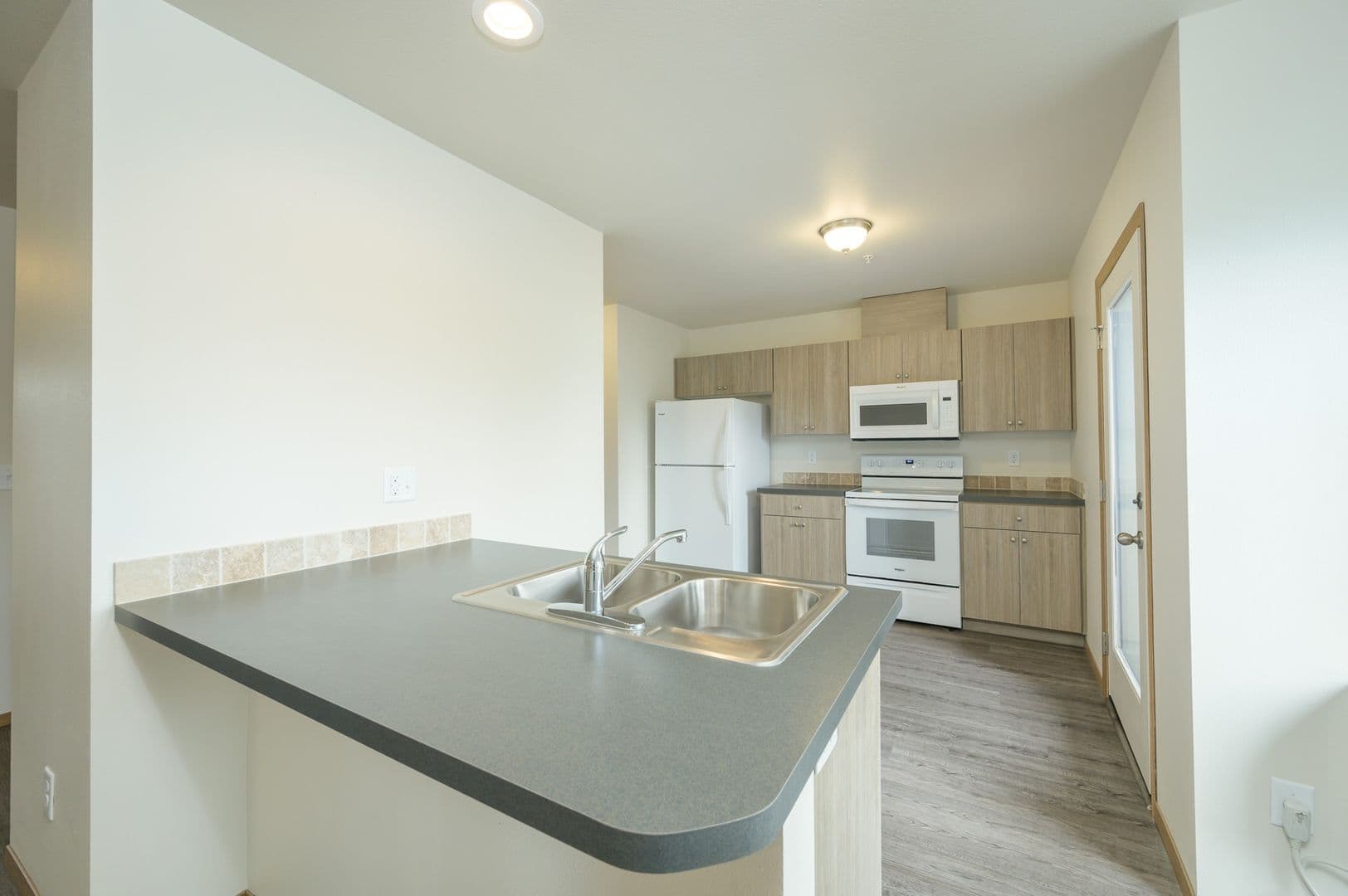 McMinnville Apartment: 1025 NE 1st St.