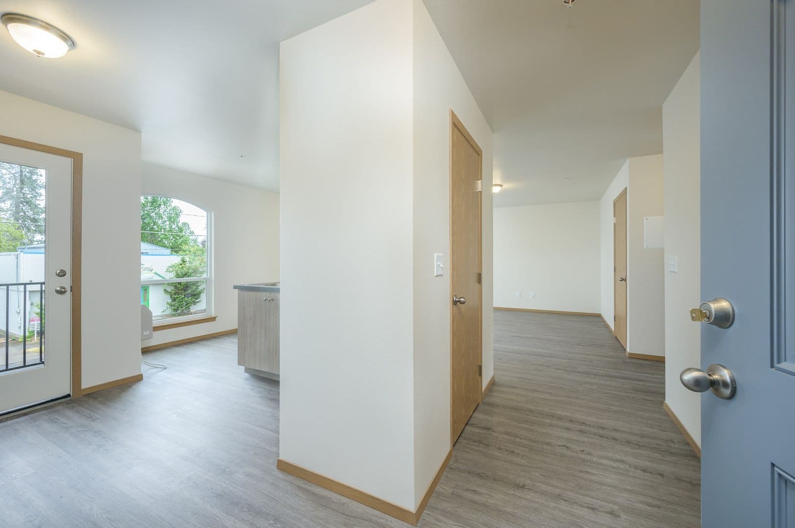 McMinnville Apartment: 1025 NE 1st St.