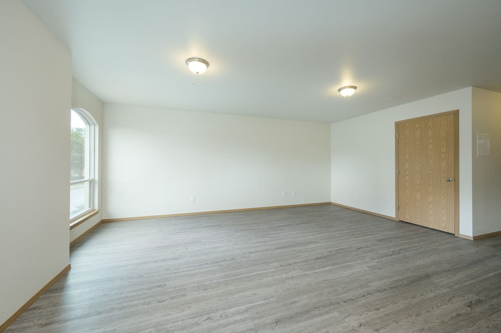 McMinnville Apartment: 1025 NE 1st St.