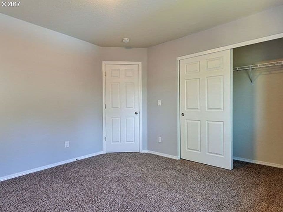 Newberg House: 251 Burl Street