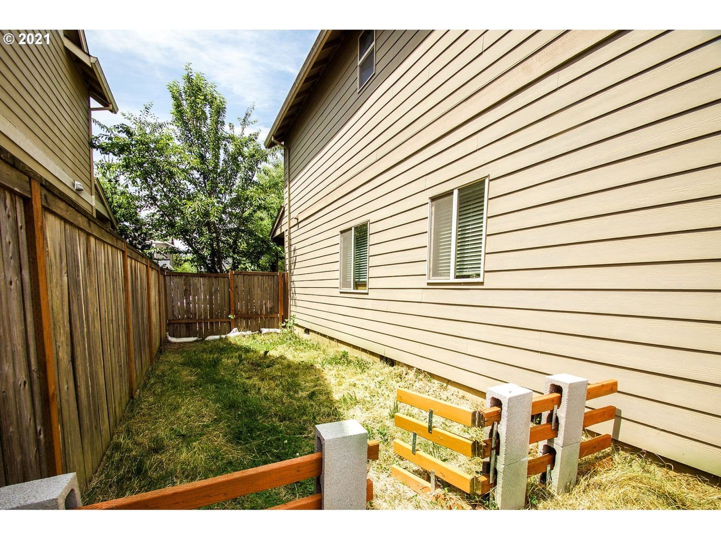 Newberg House: 568 Donna Drive