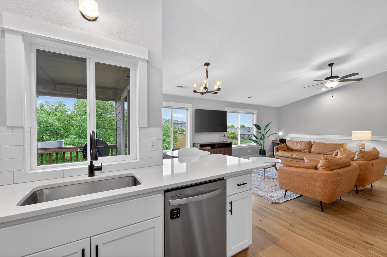 McMinnville House: 184 NW Brookside Street