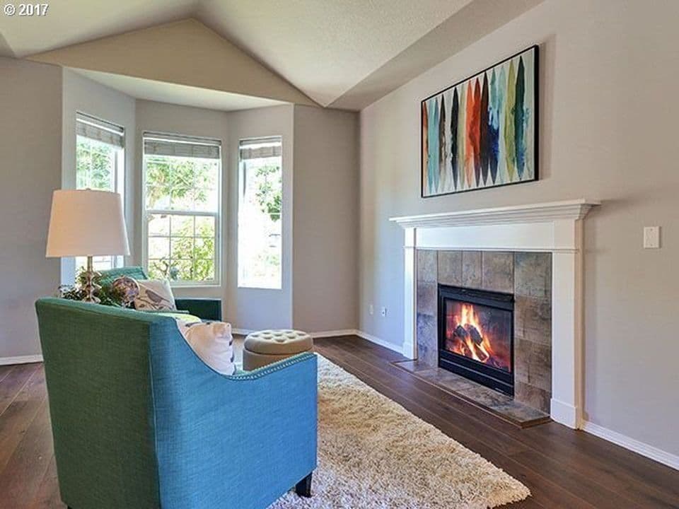 Newberg House: 251 Burl Street