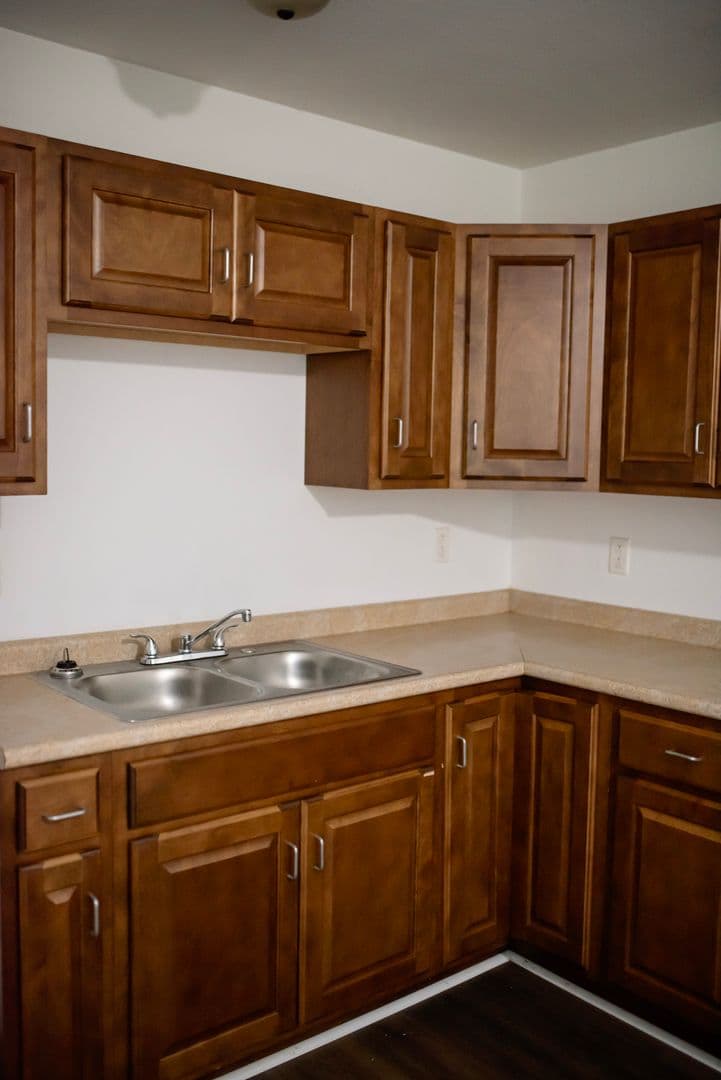 Paducah Apartment: Jason Drive