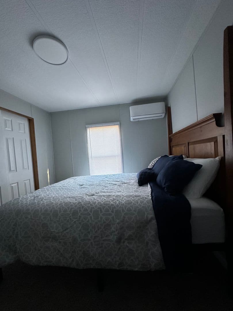 Charlestown Apartment: 5407 Post Rd
