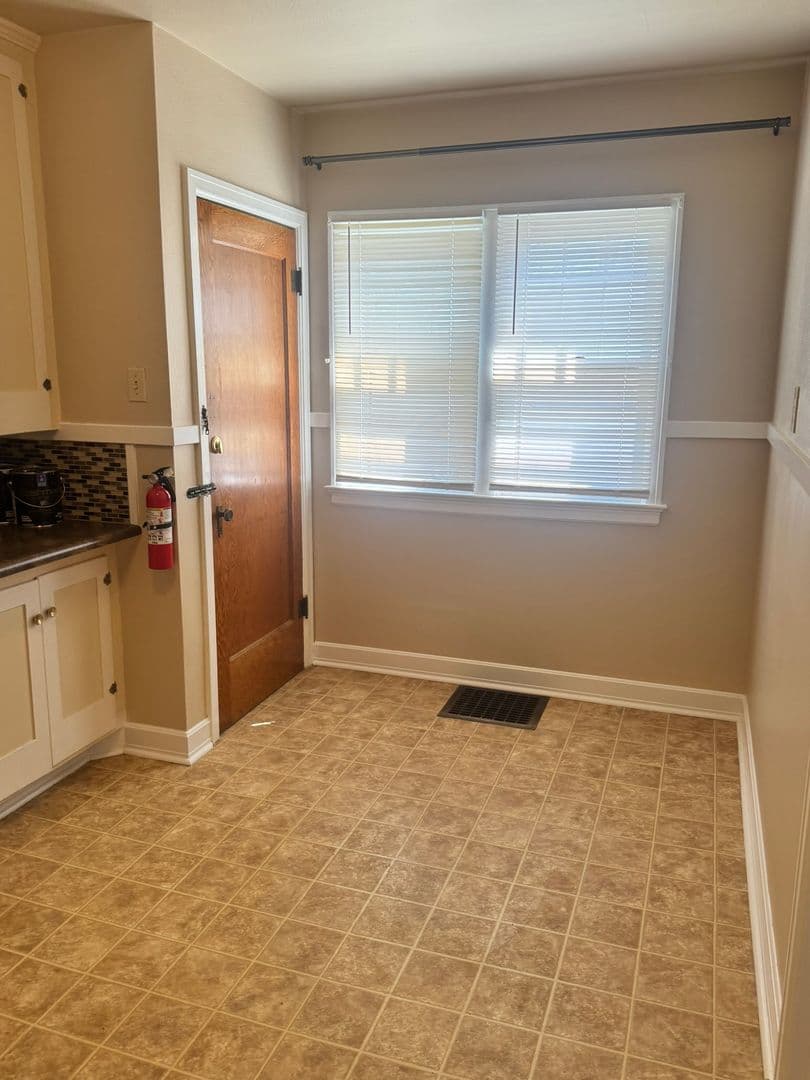 Cheyenne Apartment: 1504 East 19th Street