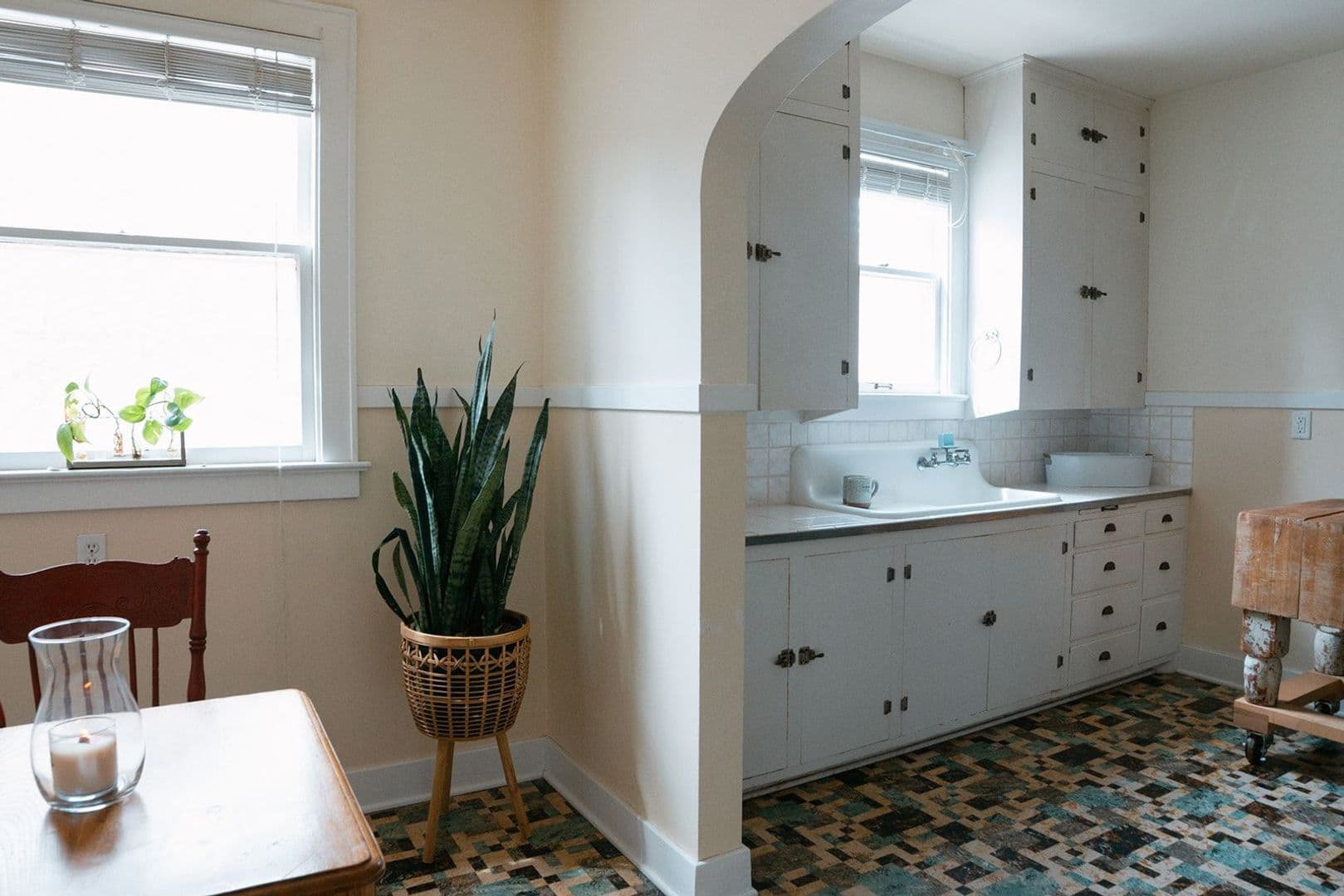 Cheyenne Apartment: 808 East 18th Street