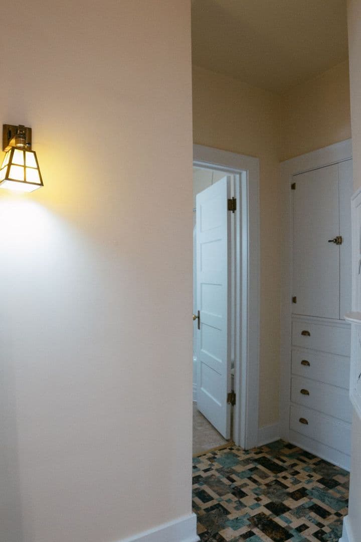 Cheyenne Apartment: 808 East 18th Street