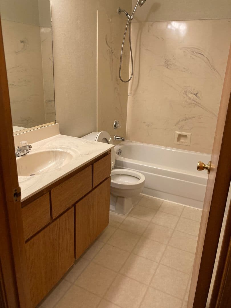 Arlington Apartment: 7001 Woodlands Way