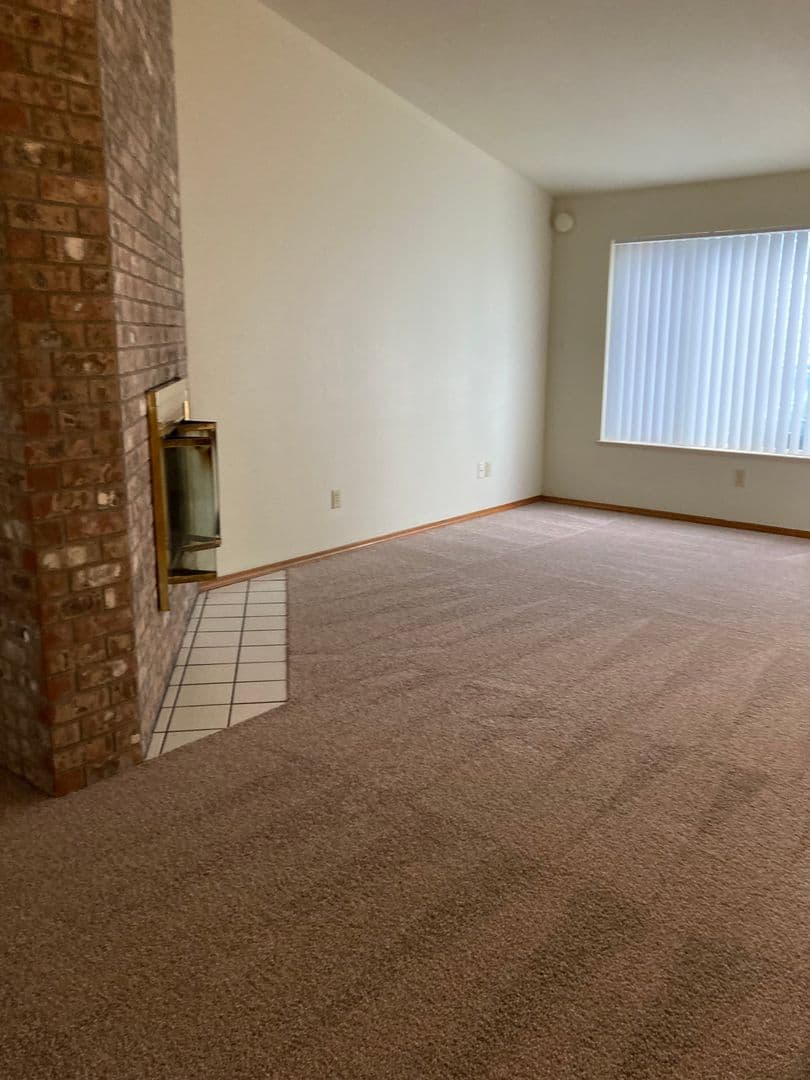 Arlington Apartment: 7001 Woodlands Way