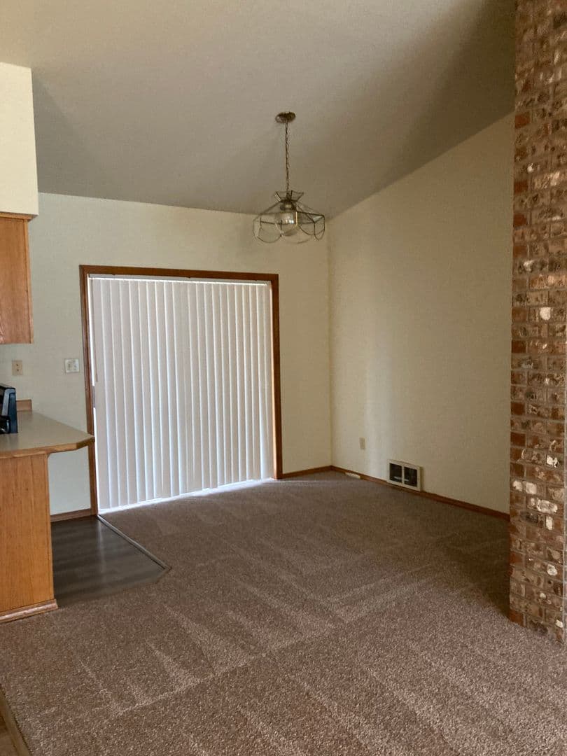 Arlington Apartment: 7001 Woodlands Way