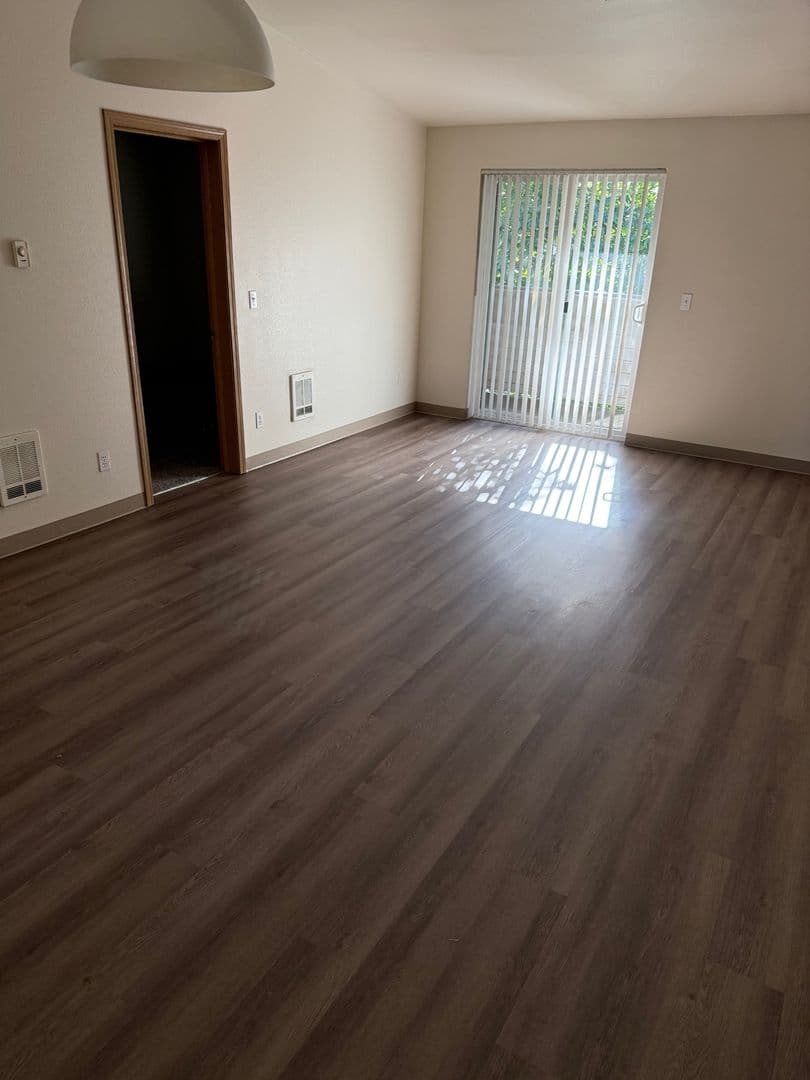Marysville Apartment: 8304-8308 47th Ave NE
