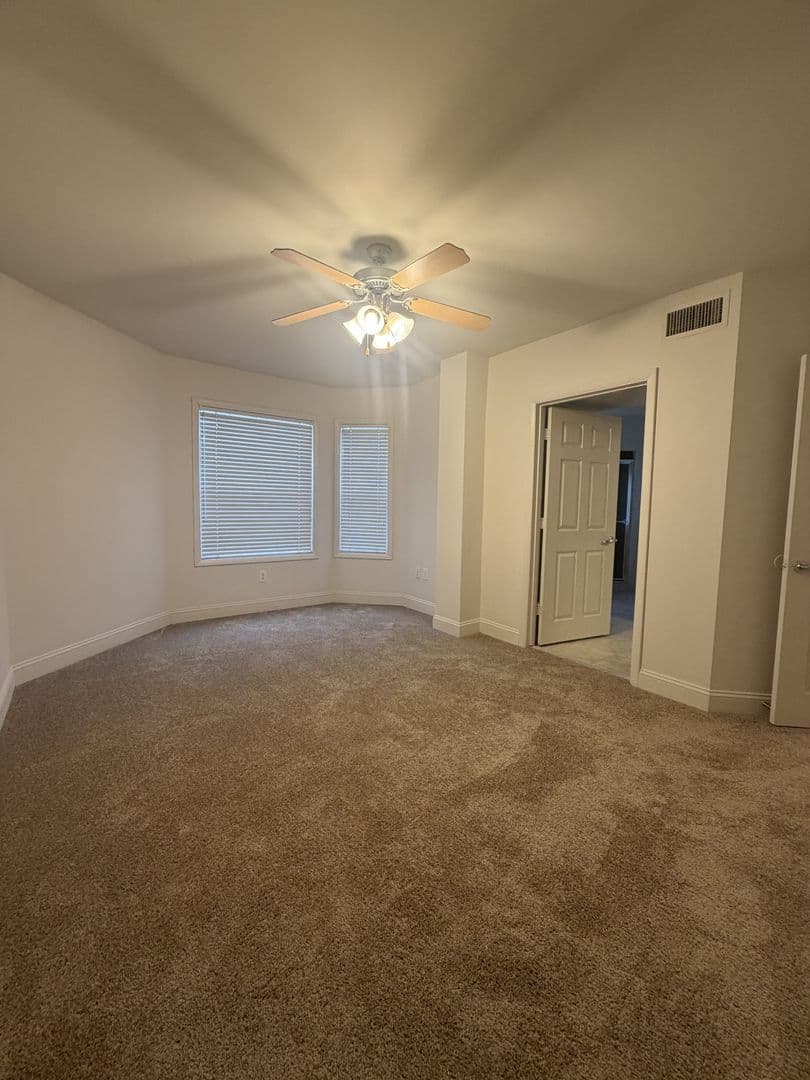 Richmond Apartment: 515 West Franklin Street