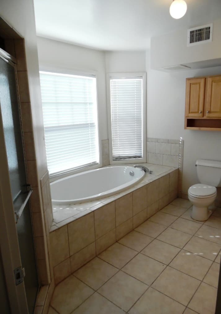Richmond Apartment: 515 West Franklin Street