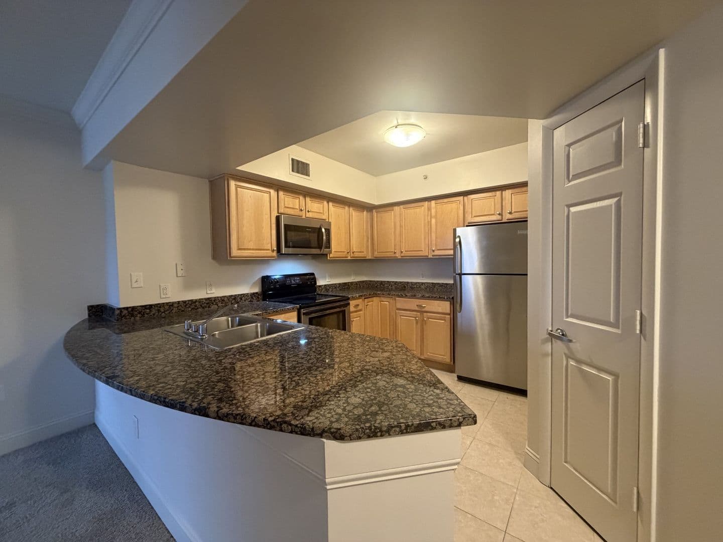 Richmond Apartment: 515 West Franklin Street