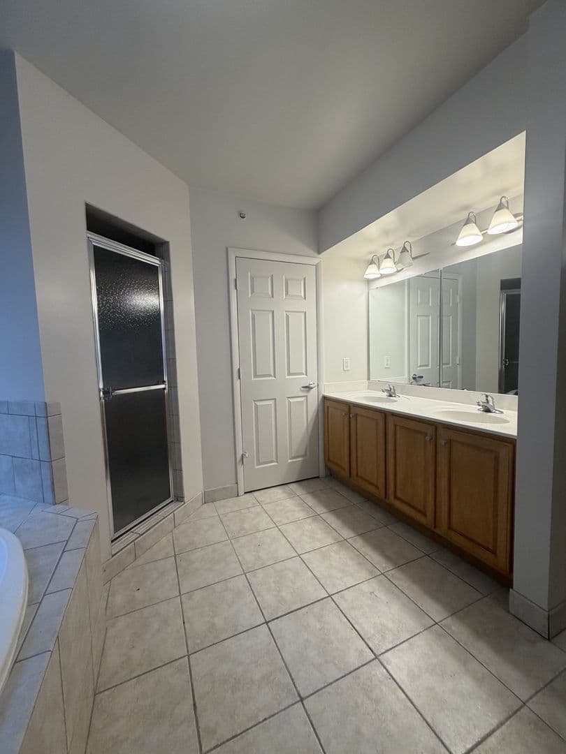 Richmond Apartment: 515 West Franklin Street