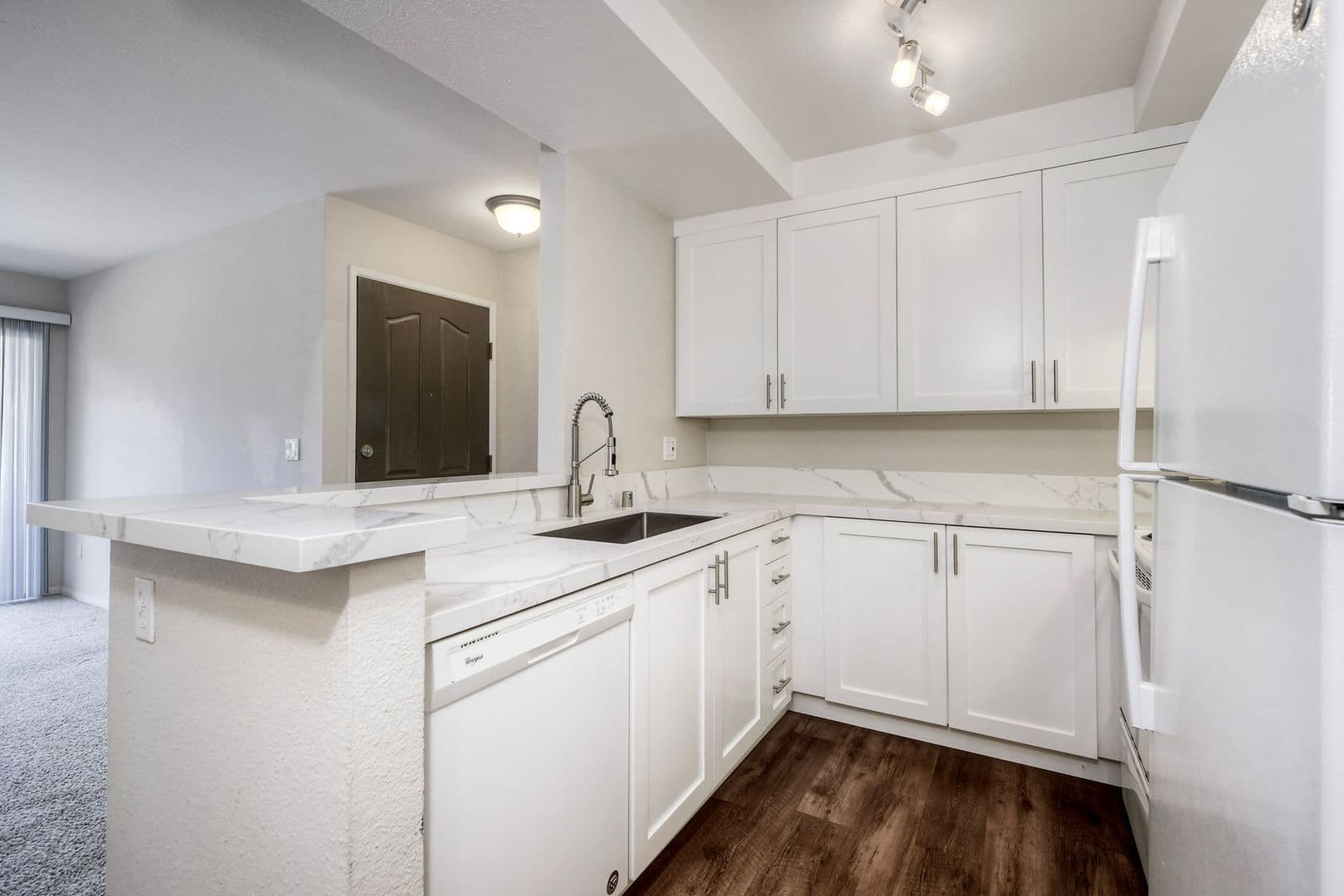 Oceanside House: 432 Edgehill Lane