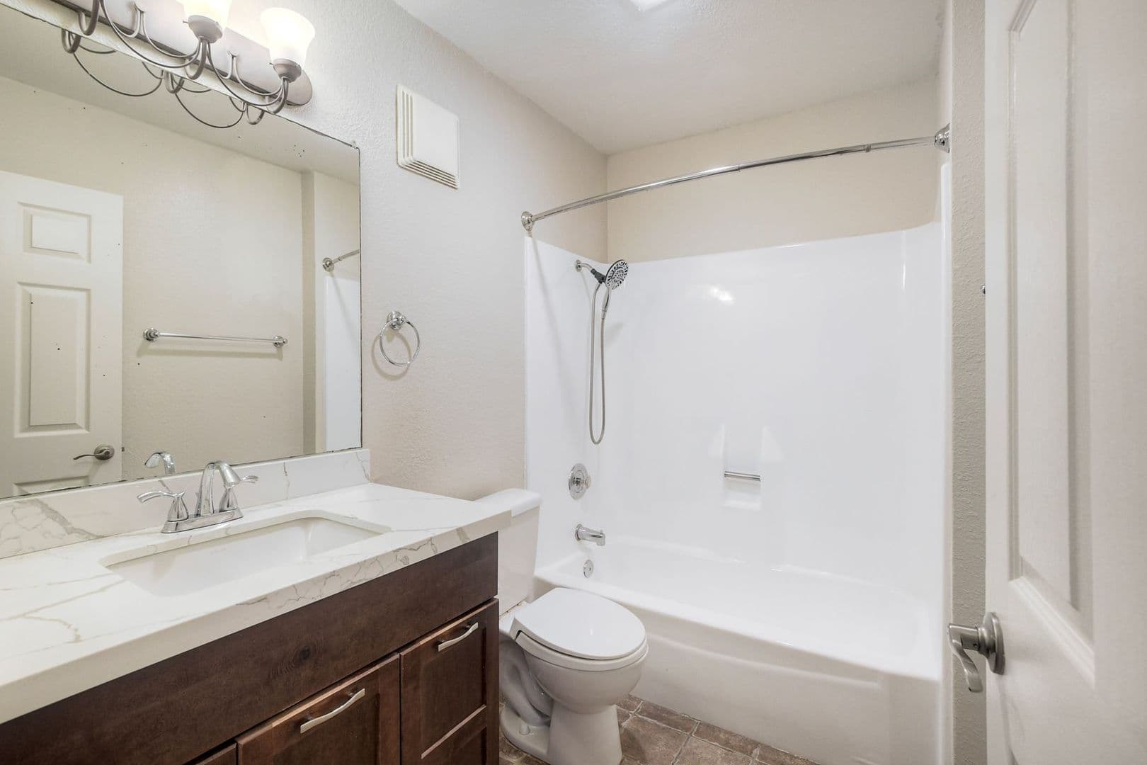 Oceanside House: 432 Edgehill Lane