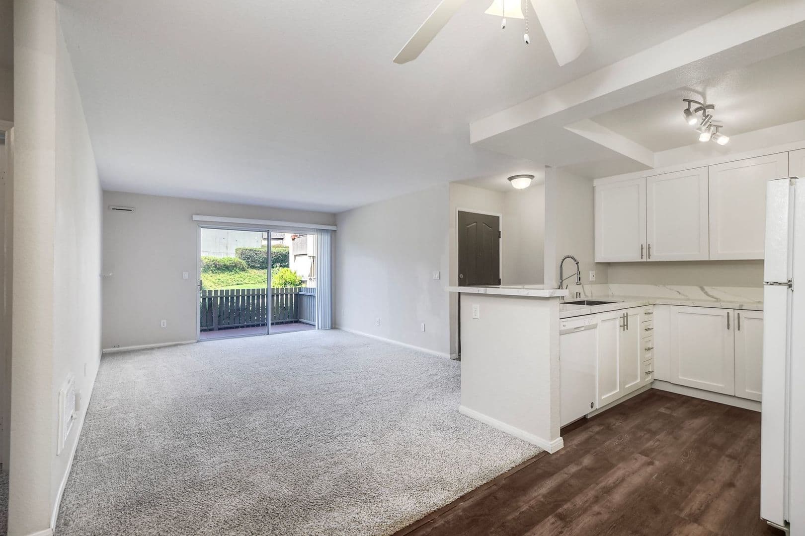 Oceanside House: 432 Edgehill Lane