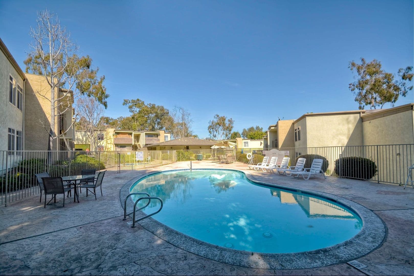 Oceanside House: 432 Edgehill Lane