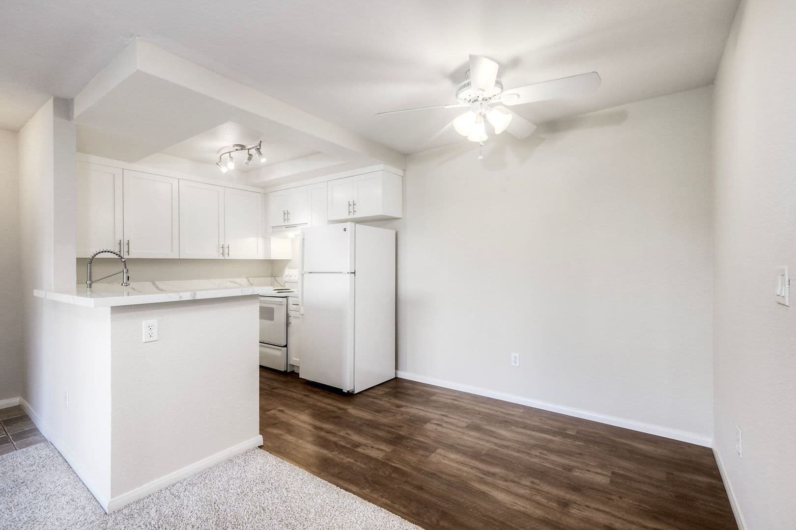 Oceanside House: 432 Edgehill Lane