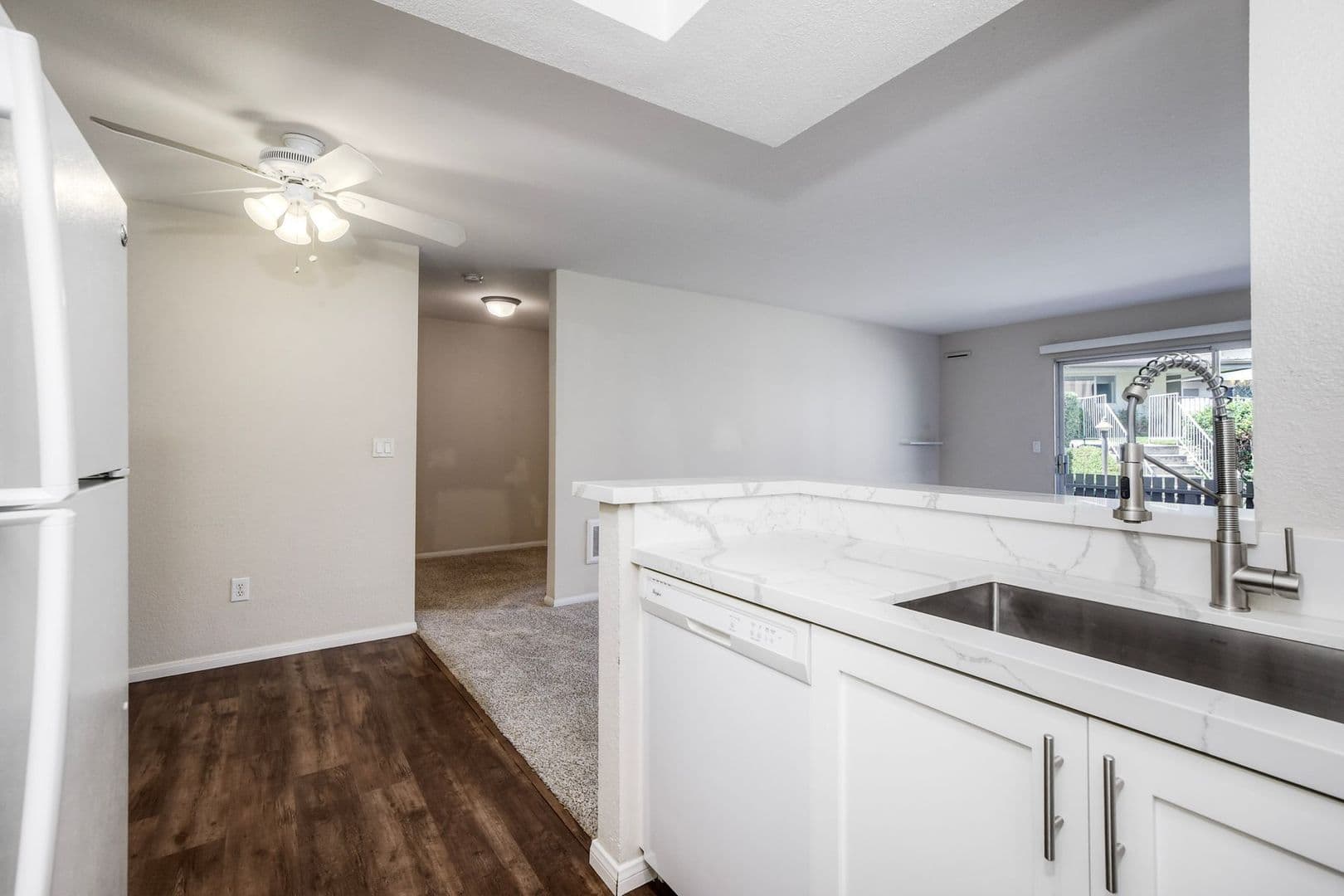 Oceanside House: 432 Edgehill Lane