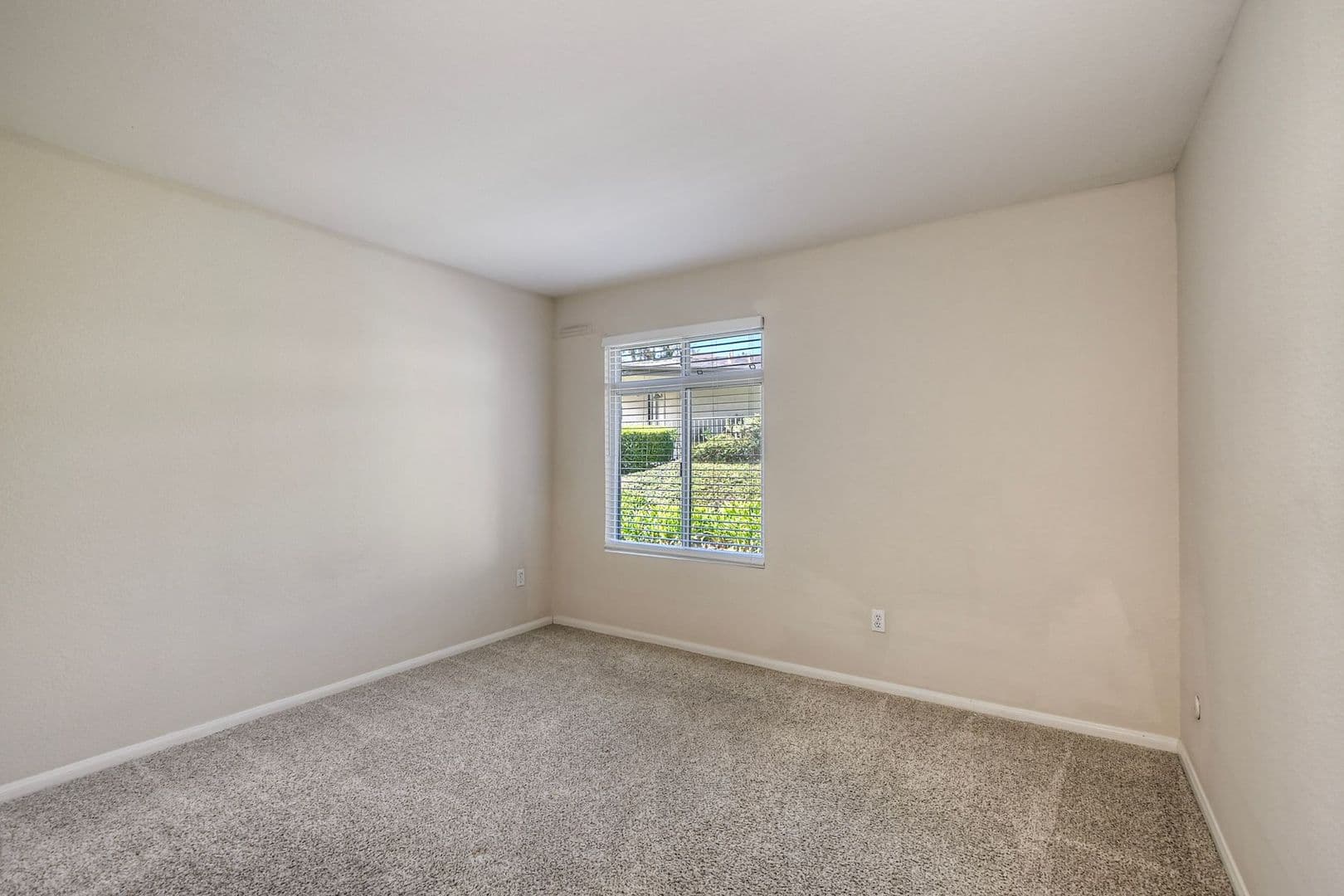 Oceanside House: 432 Edgehill Lane