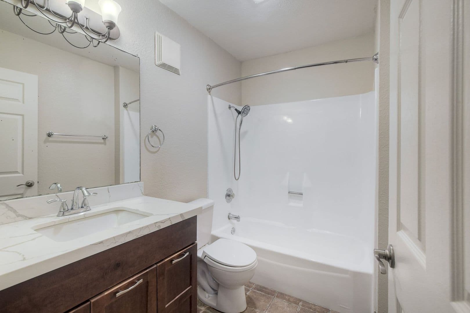Oceanside House: 432 Edgehill Lane