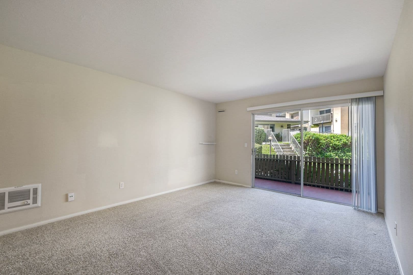 Oceanside House: 432 Edgehill Lane