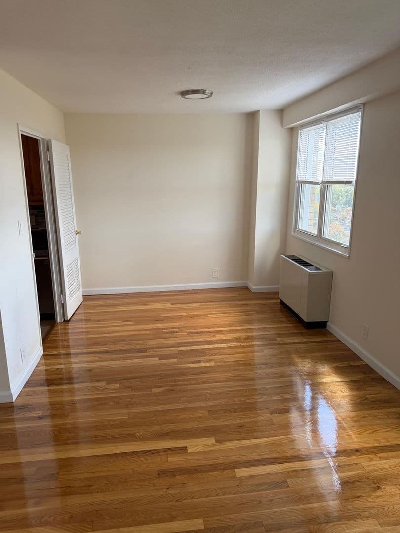 Bridgeport Apartment: 2600 Park Ave