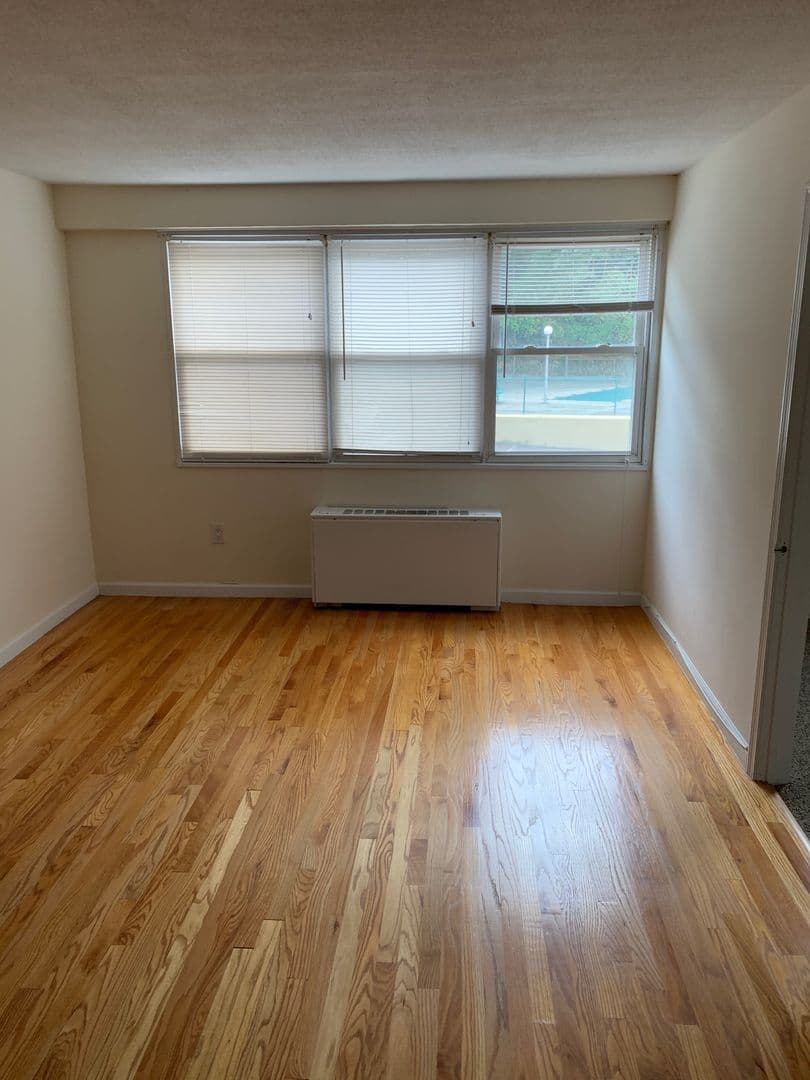 Bridgeport Apartment: 2600 Park Ave