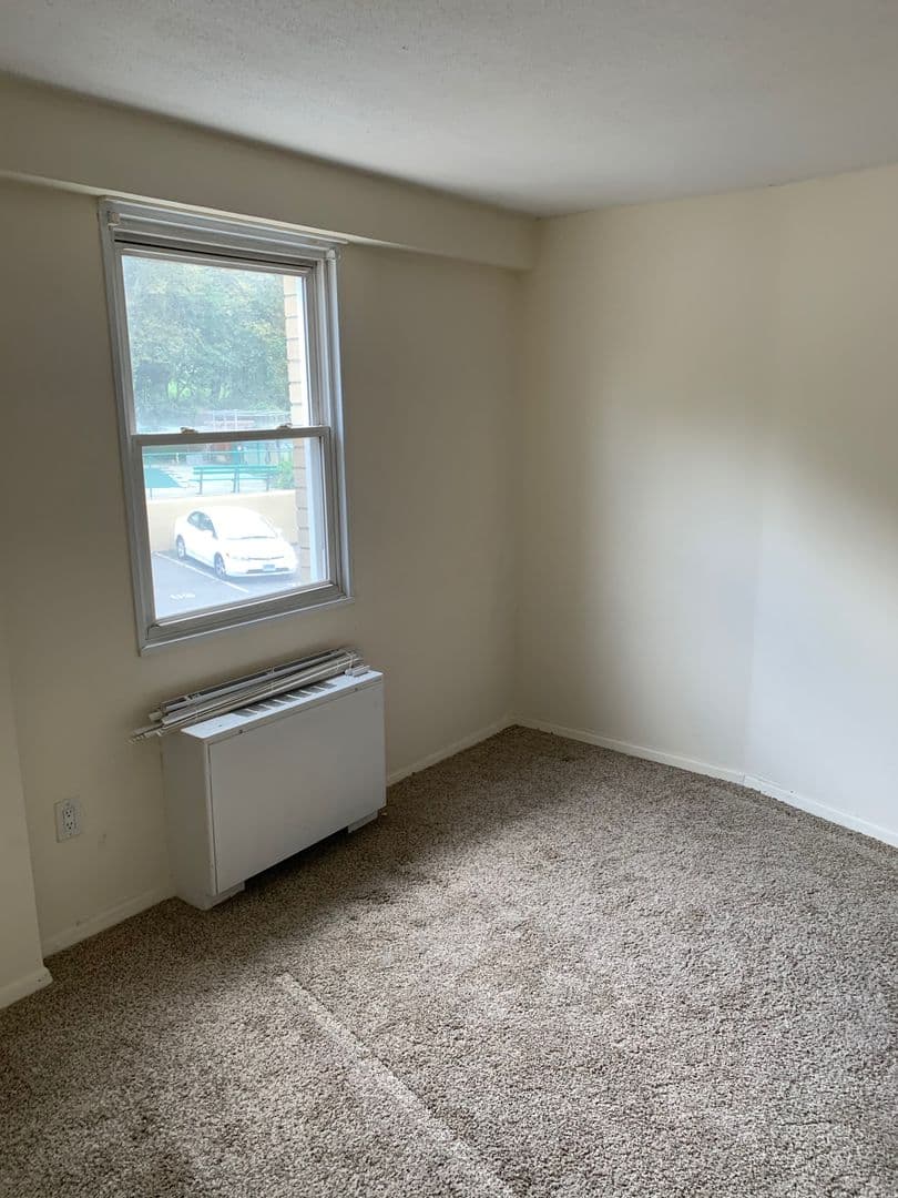Bridgeport Apartment: 2600 Park Ave