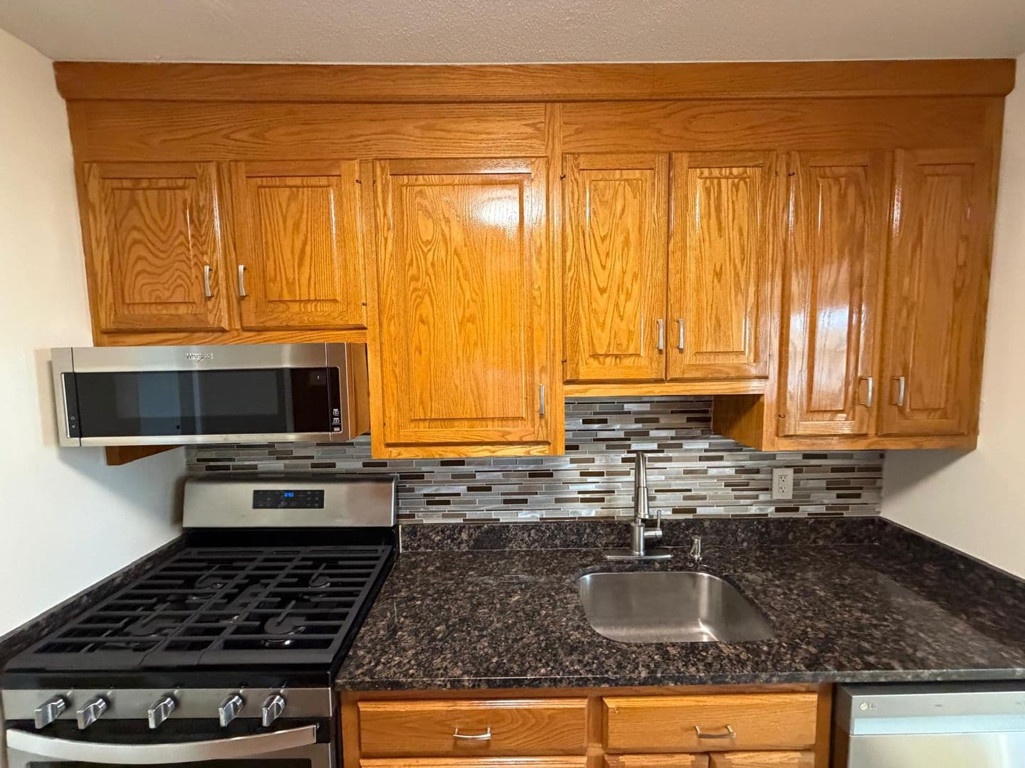 Bridgeport Apartment: 2600 Park Ave