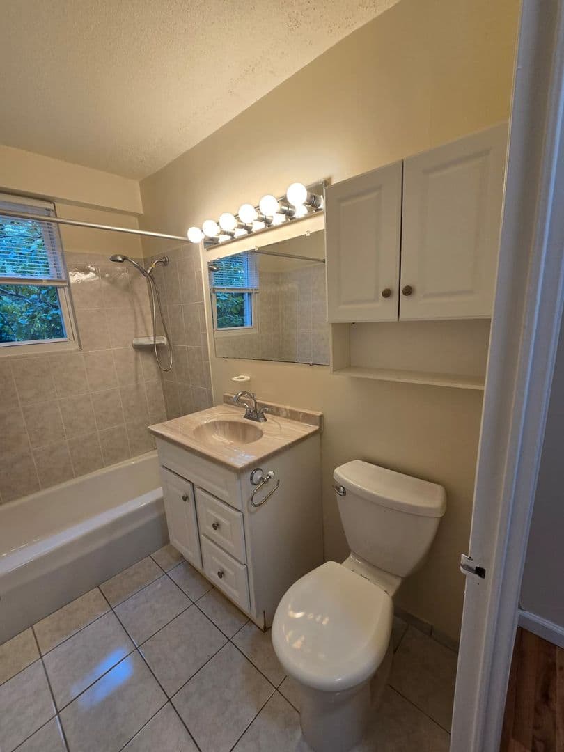 Bridgeport Apartment: 2600 Park Ave