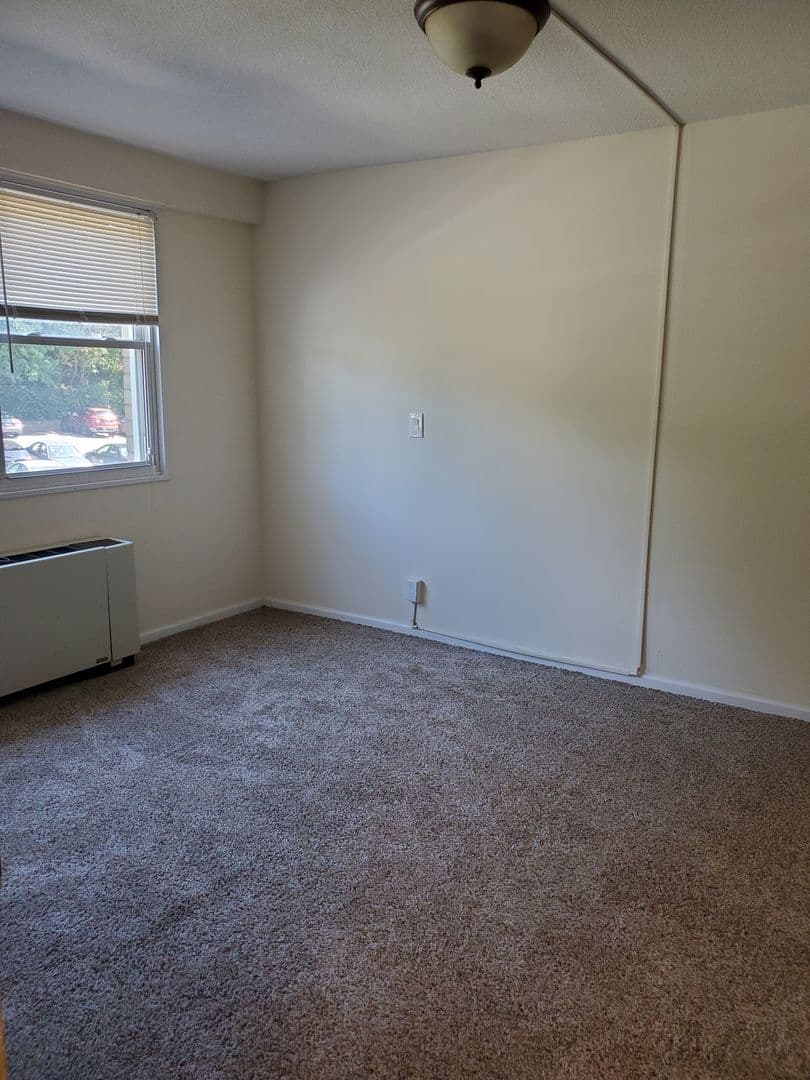 Bridgeport Apartment: 2600 Park Ave