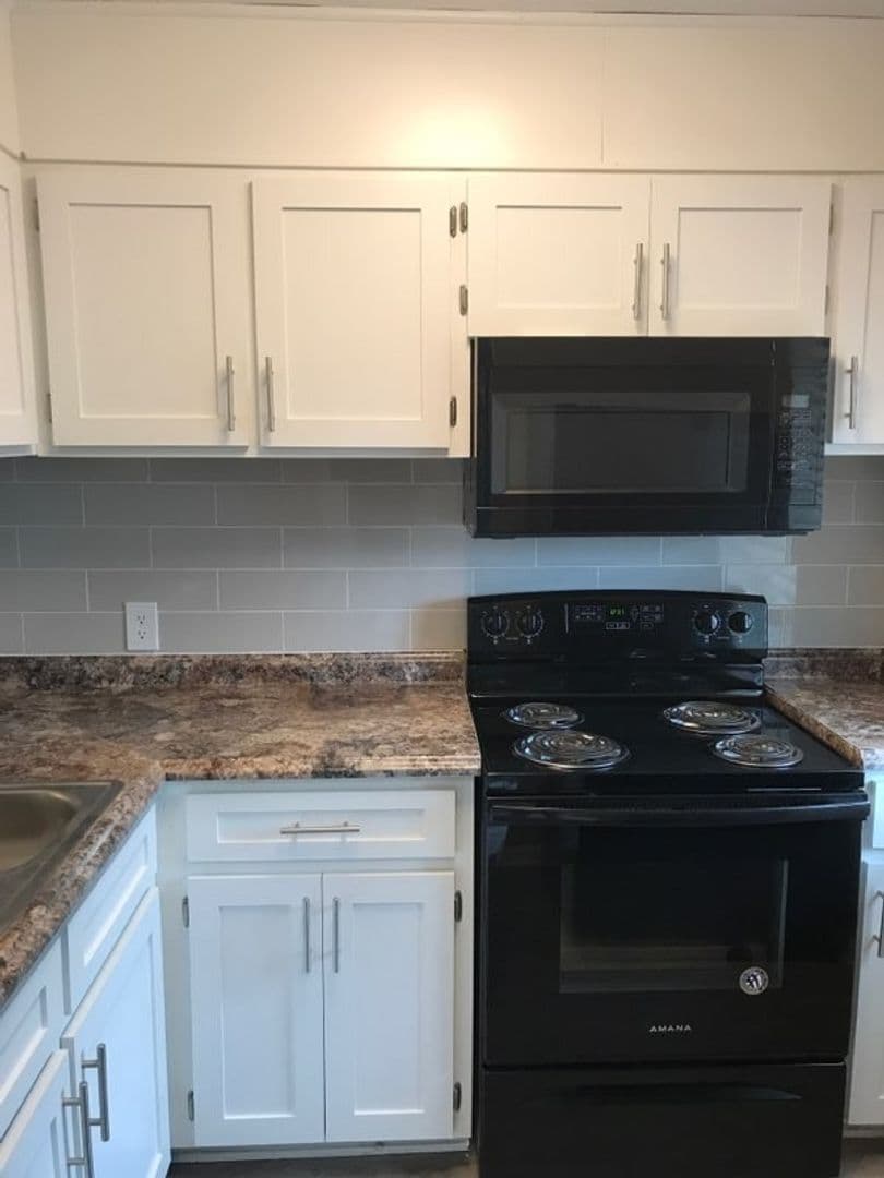 Moultrie Apartment: 517 26th Avenue SE