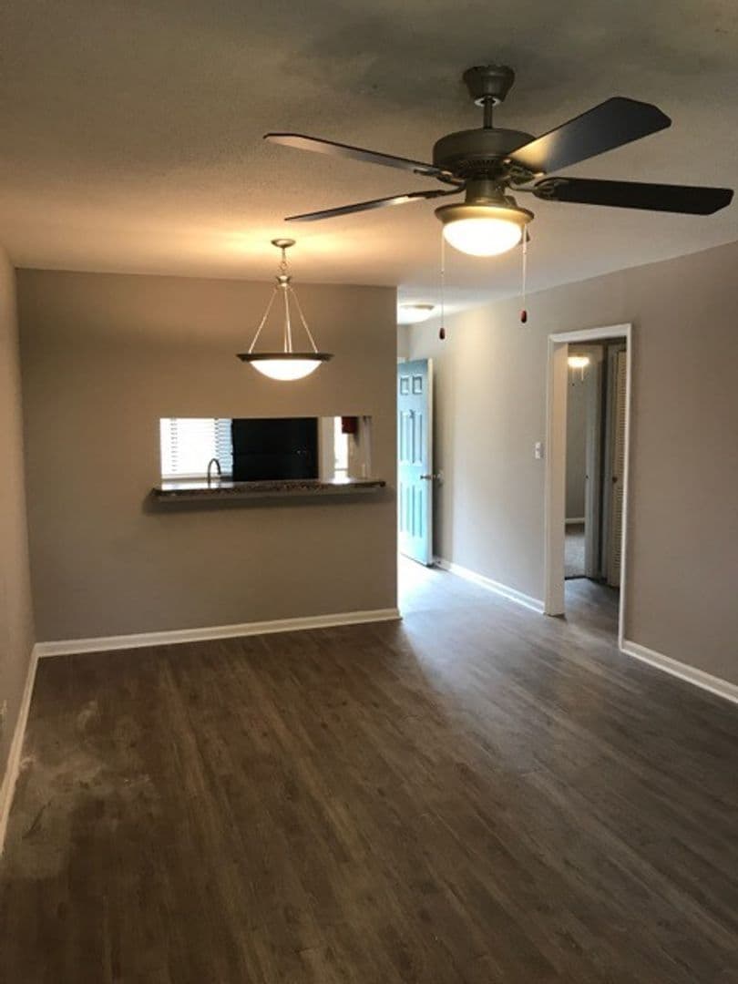 Moultrie Apartment: 517 26th Avenue SE