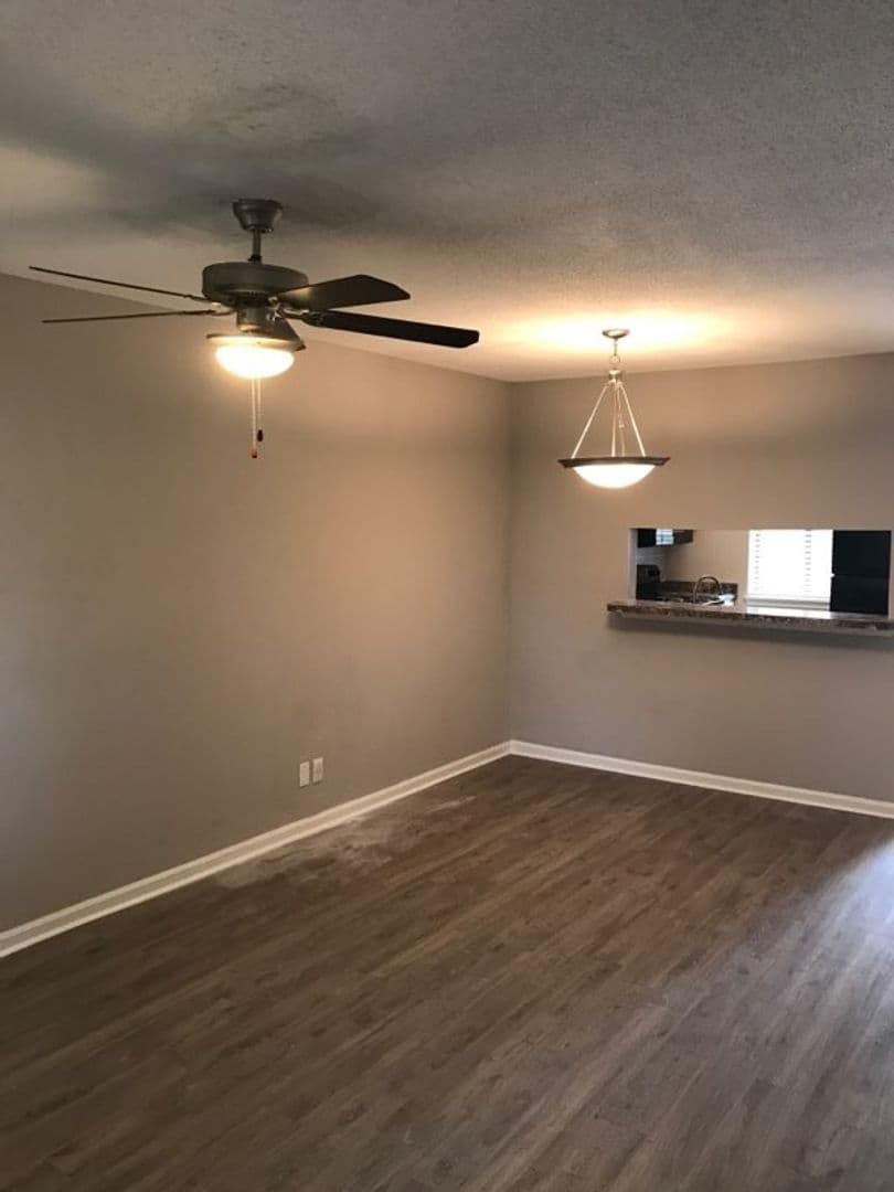 Moultrie Apartment: 517 26th Avenue SE