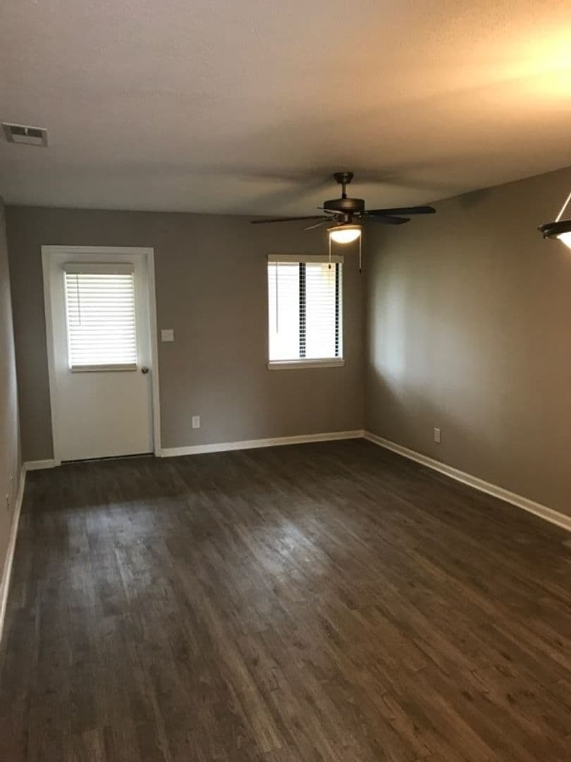 Moultrie Apartment: 517 26th Avenue SE
