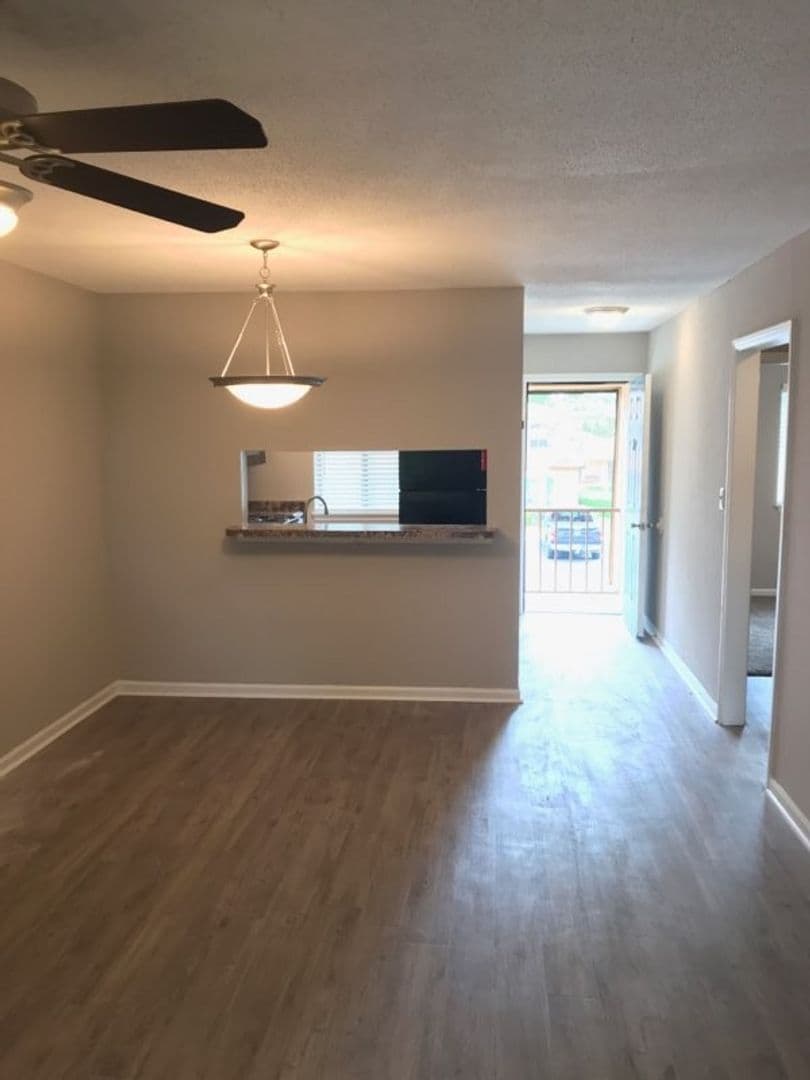 Moultrie Apartment: 517 26th Avenue SE