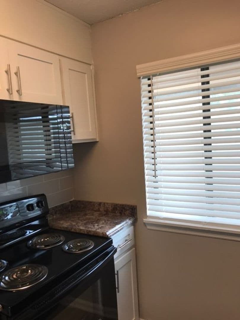 Moultrie Apartment: 517 26th Avenue SE