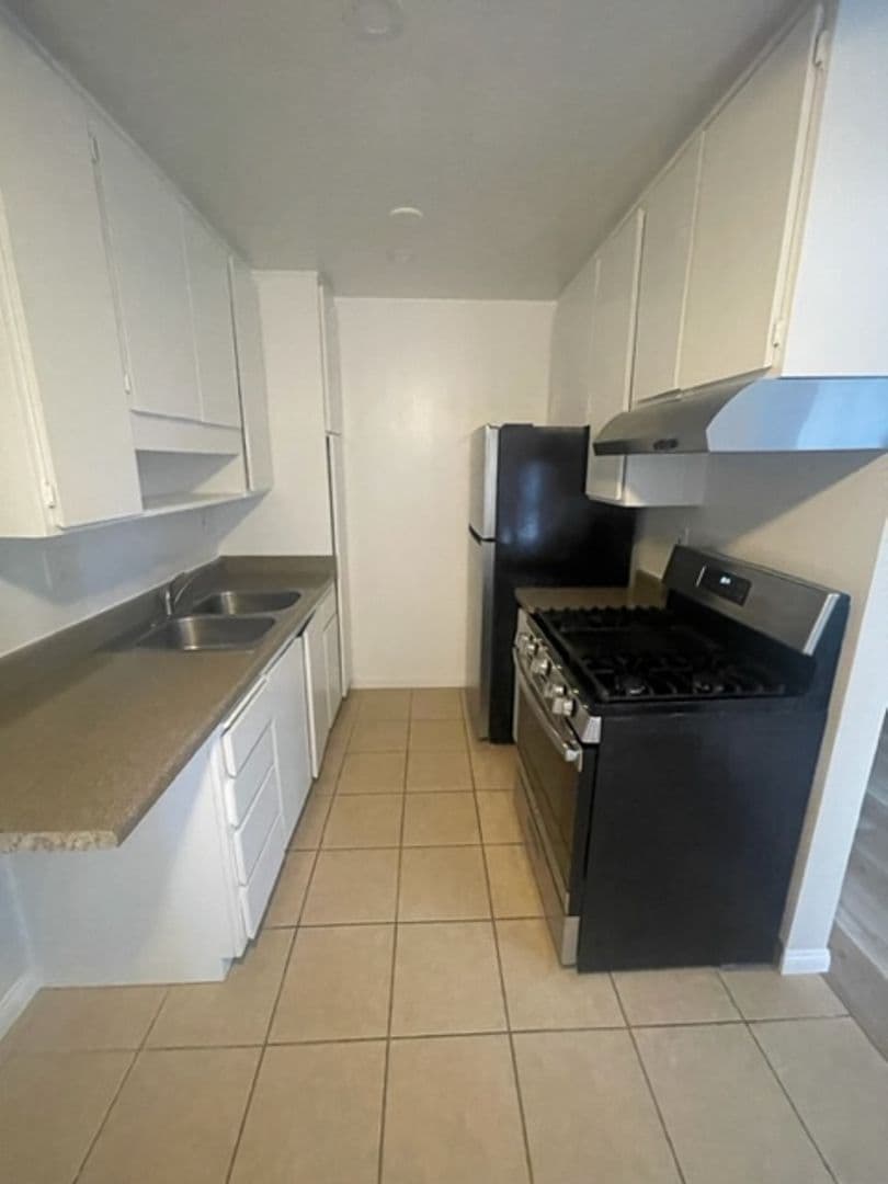 San Clemente Apartment: 101 W. Marquita