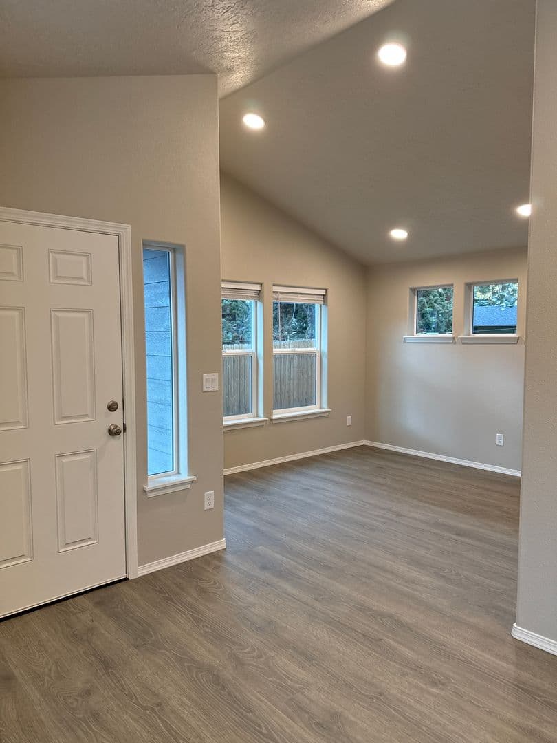 Bend House: 832 SE 6th Street unit #2