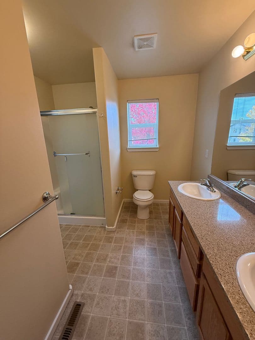 Bend Apartment: 20068 SW Doanna Way