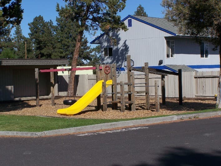 Bend Apartment: 1459 NW Albany
