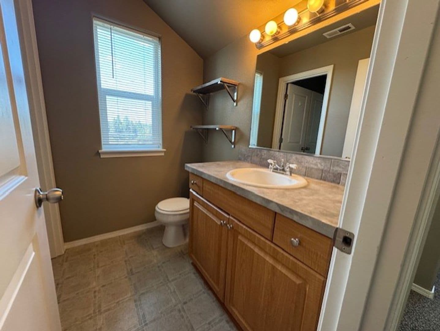 Bend Apartment: 471 SW Garfield