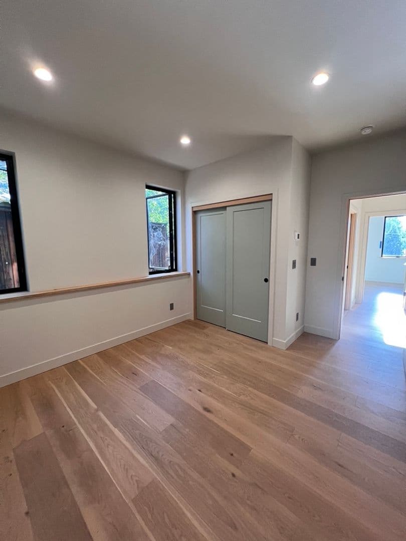 Bend House: 2111 NW Awbrey Rd - 1