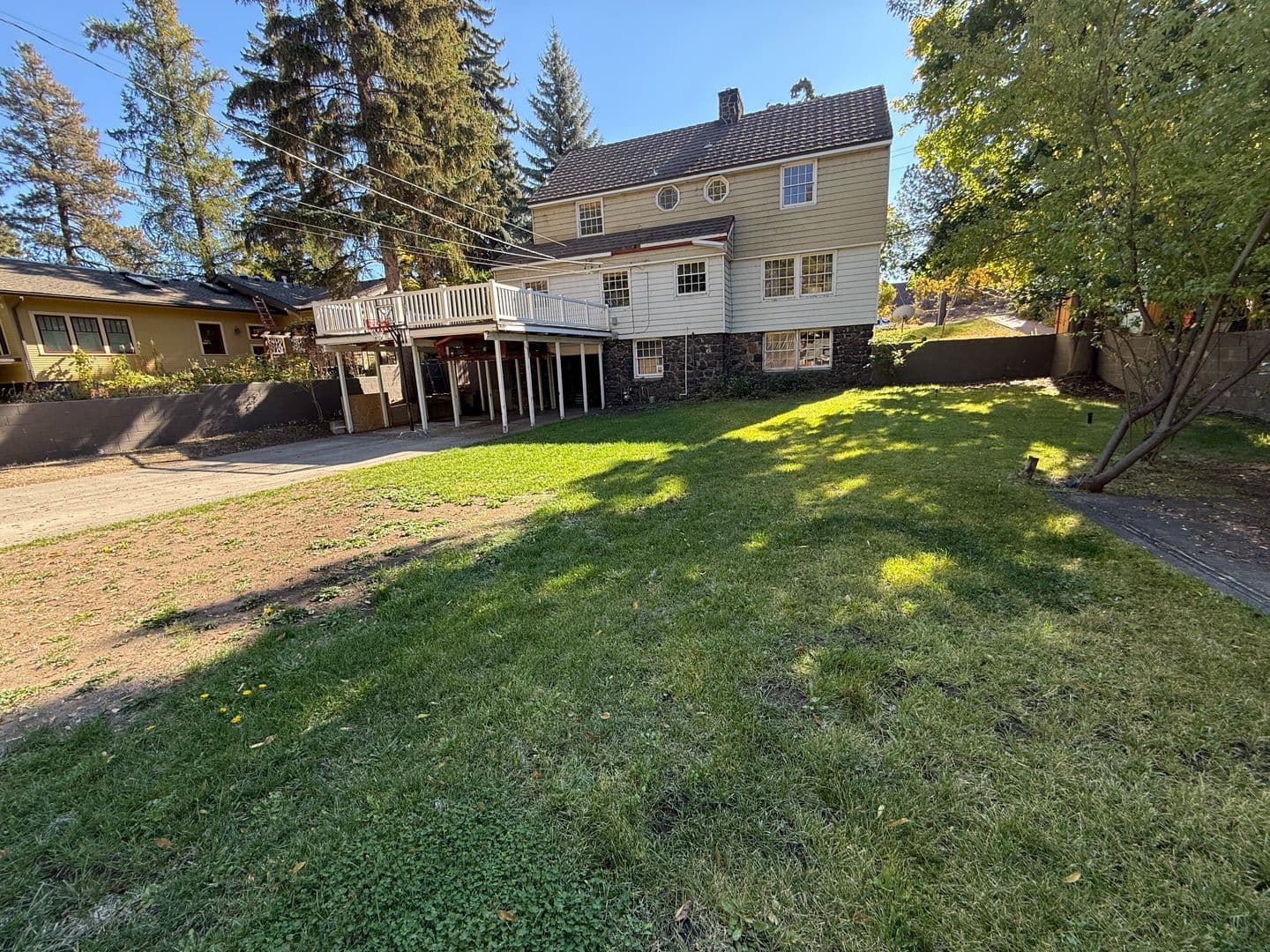 Bend House: 525 NW Broadway