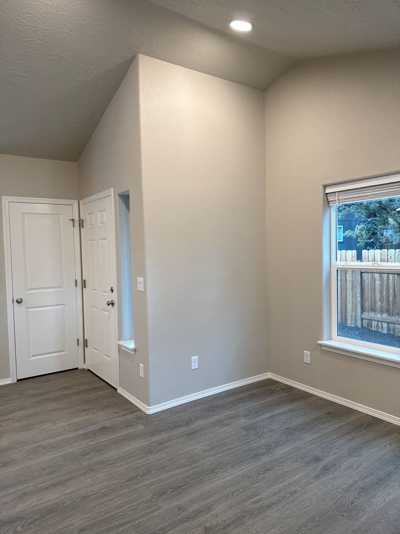 Bend House: 832 SE 6th Street unit #2